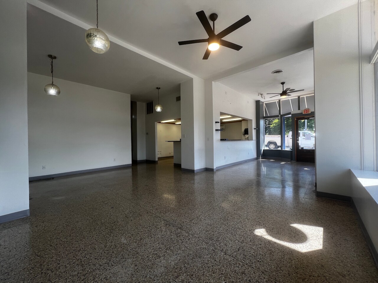 3855 Lindell Blvd, Saint Louis, MO à louer Photo principale– Image 1 sur 9