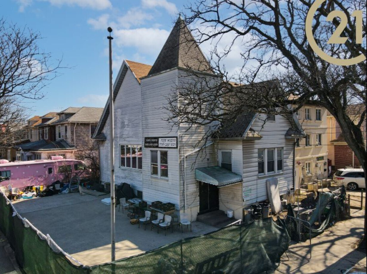 2102 Avenue T, Brooklyn, NY à vendre Photo de l’immeuble– Image 1 sur 11