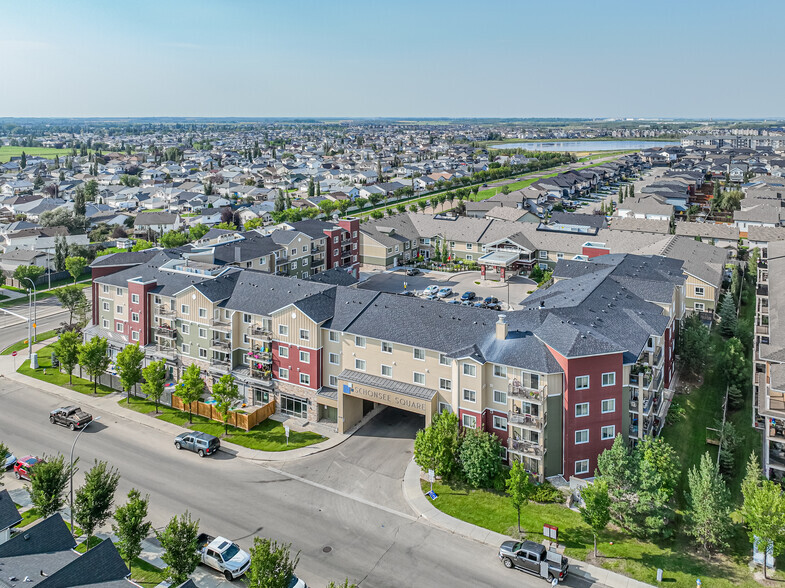 6085 Schonsee Way, Edmonton, AB à louer - Aérien – Image 2 sur 3