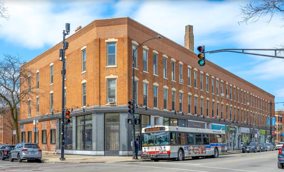 2200-2224 N Clark St, Chicago, IL à louer - Photo de l’immeuble – Image 2 sur 9