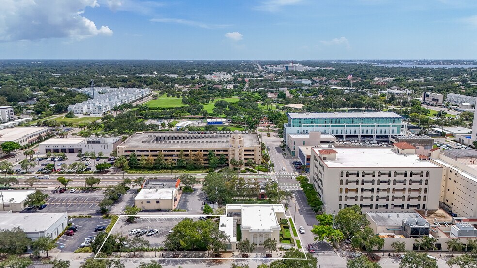 2100 Main St, Sarasota, FL à vendre - Photo de l’immeuble – Image 3 sur 12