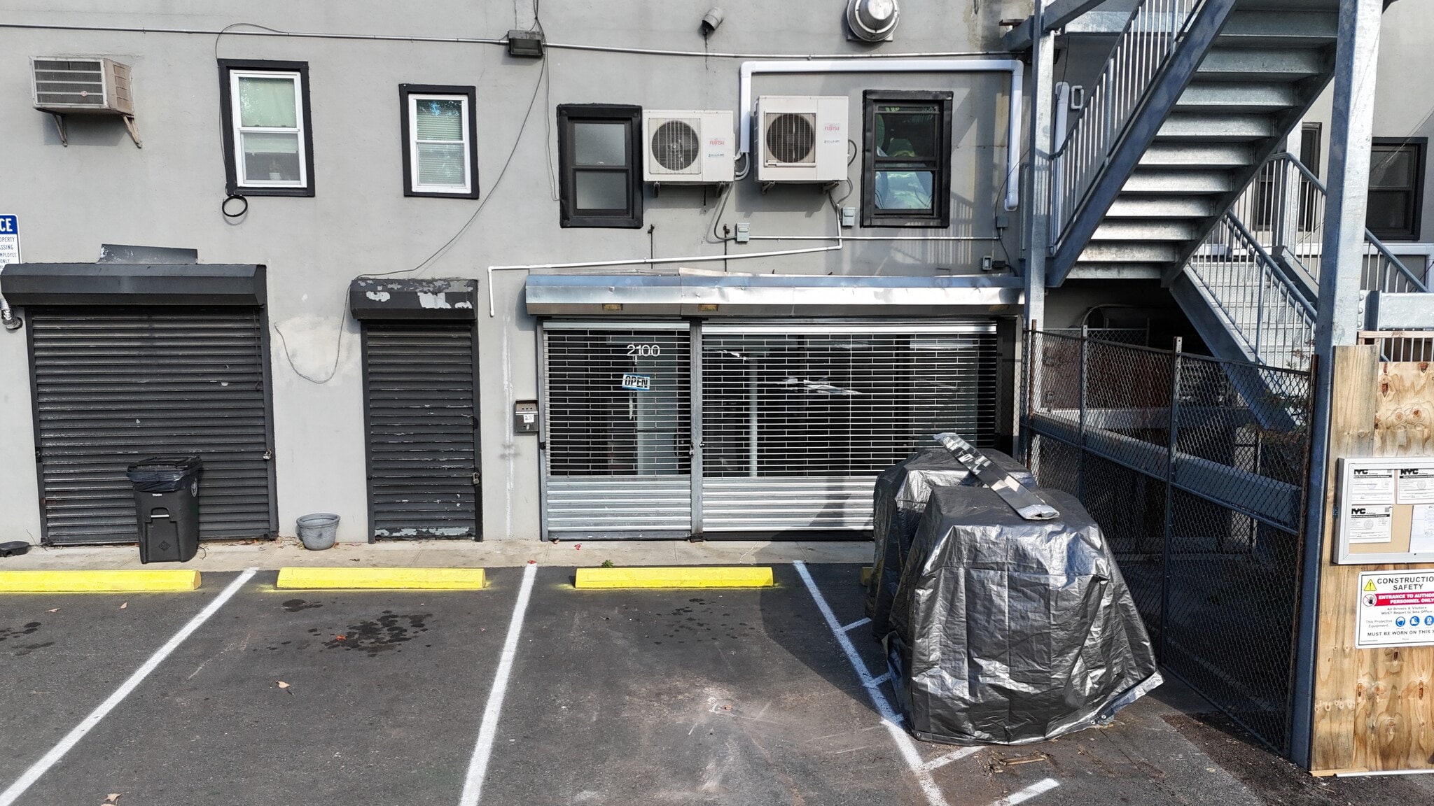 2100 Clove Rd, Staten Island, NY à louer Photo intérieure– Image 1 sur 6