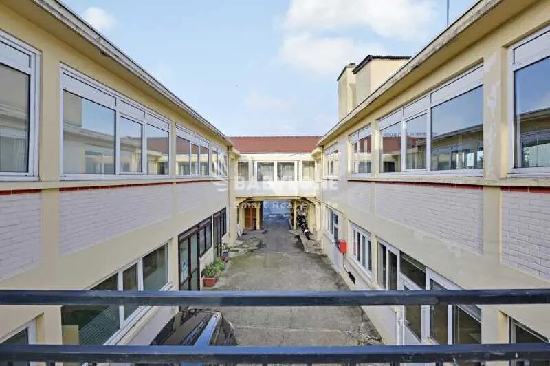 Bureau dans Nanterre à louer - Photo de l’immeuble – Image 1 sur 4