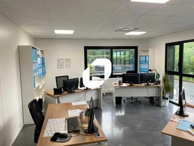 Plus de détails pour Bureau à louer