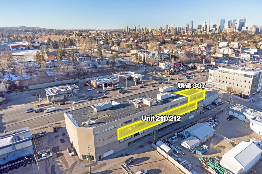 4014 Macleod Trl S, Calgary, AB à louer - Photo de l’immeuble – Image 2 sur 9