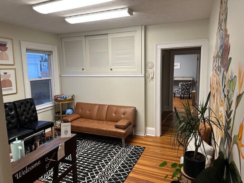224 Whiting Ln, West Hartford, CT à louer - Photo intérieure – Image 2 sur 12