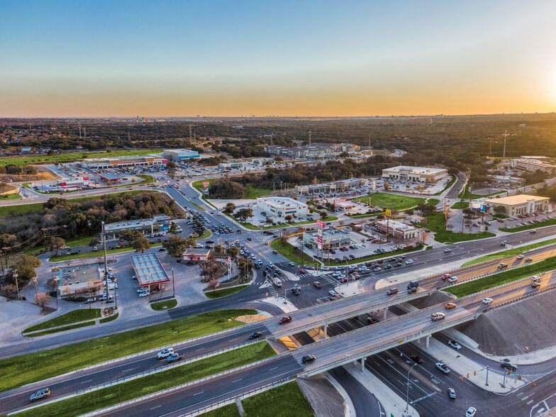 Bulverde Rd, San Antonio, TX à louer - Photo de l’immeuble – Image 1 sur 27