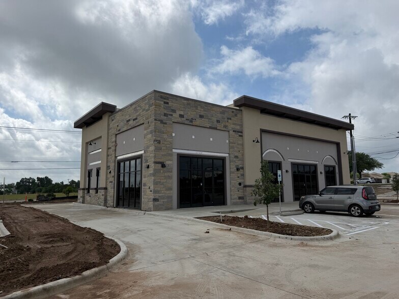 1012 Municipal Dr, Leander, TX à vendre - Photo de l’immeuble – Image 2 sur 7