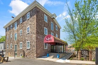 Plus de détails pour 200-204 W Marshall St, Norristown, PA - Bureau/Local commercial à louer
