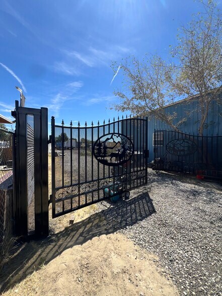 45564 30th St E, Lancaster, CA à vendre - Photo de l’immeuble – Image 2 sur 5