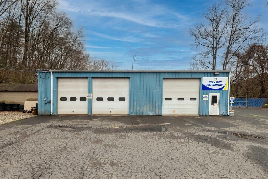 20 Ramp Rd, Canton, CT à vendre - Photo de l’immeuble – Image 2 sur 22