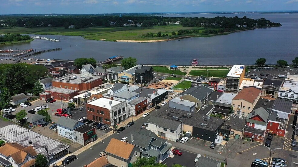 15 Main St, Keyport, NJ à vendre - Vidéo sur l’annonce professionnelle – Image 2 sur 16