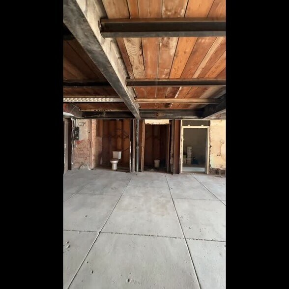 125 S Waco St, Hillsboro, TX à vendre - Vidéo sur l’annonce professionnelle – Image 2 sur 41