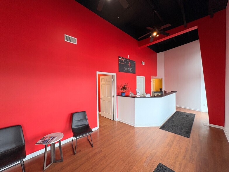 9013 Lima Rd, Fort Wayne, IN à louer - Hall d’entrée – Image 2 sur 13