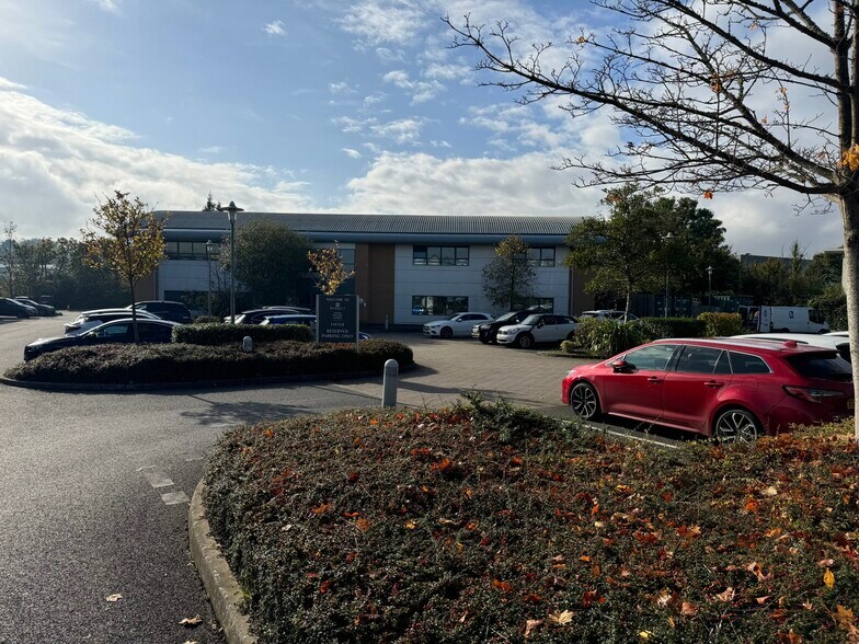 Yeoford Way, Exeter à louer - Photo de l’immeuble – Image 2 sur 4