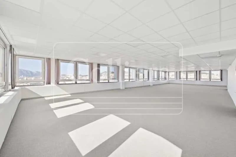 65 Avenue Jules Cantini, Marseille à louer - Photo de l’immeuble – Image 2 sur 9