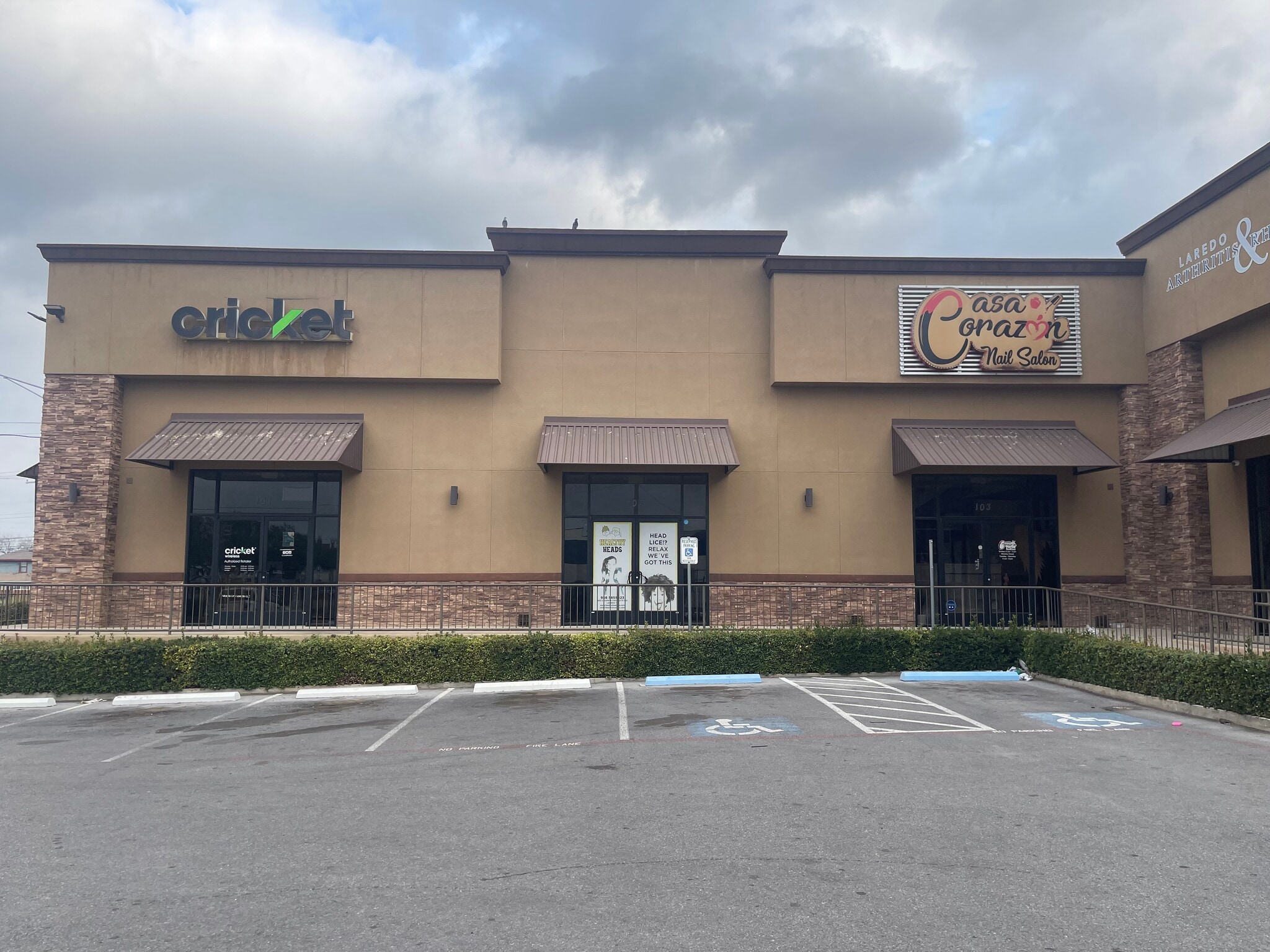 1915 S Zapata Hwy, Laredo, TX à louer Photo de l’immeuble– Image 1 sur 15