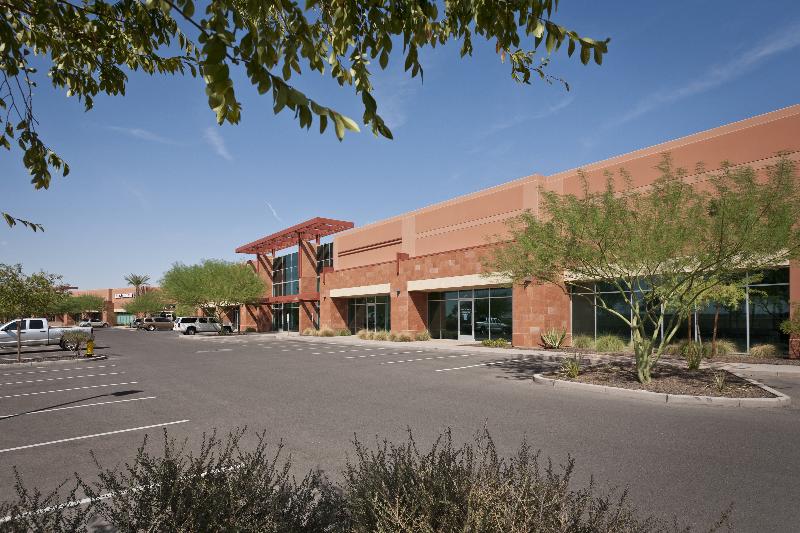 2301 E Yeager Dr, Chandler, AZ à louer - Photo de l’immeuble – Image 3 sur 11