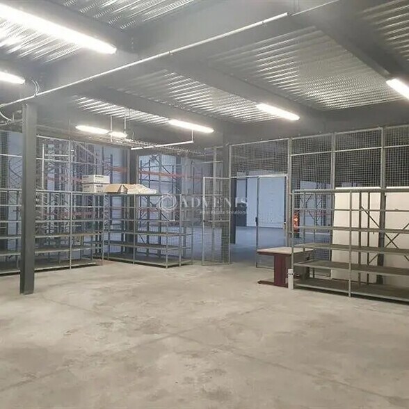 Local d’activités dans Rezé à louer - Photo de l’immeuble – Image 3 sur 10