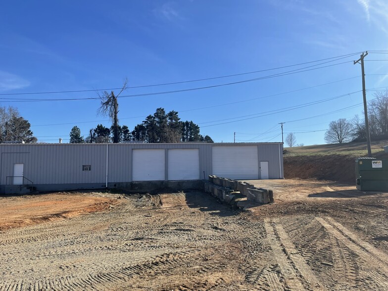 5308 NC Hwy 21, Jonesville, NC à louer - Photo de l’immeuble – Image 3 sur 20