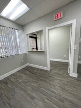 5400 S University Dr, Davie, FL à louer Photo de l’immeuble– Image 2 sur 14