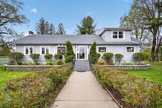 Plus de détails pour 301 N Kingsboro Ave, Gloversville, NY - Sports et loisirs à vendre