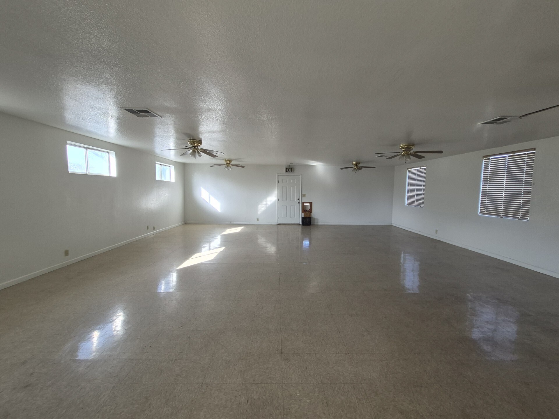604 W 8th St, Merced, CA à louer Photo intérieure– Image 1 sur 6
