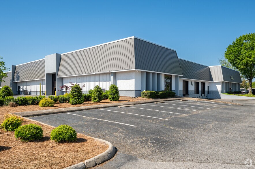 1200 Woodruff Rd, Greenville, SC à louer - Photo de l’immeuble – Image 1 sur 20