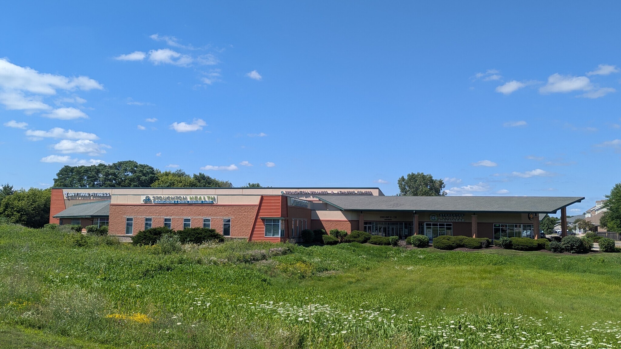 2300 US Highway 51 and 138, Stoughton, WI à vendre Photo de l’immeuble– Image 1 sur 31