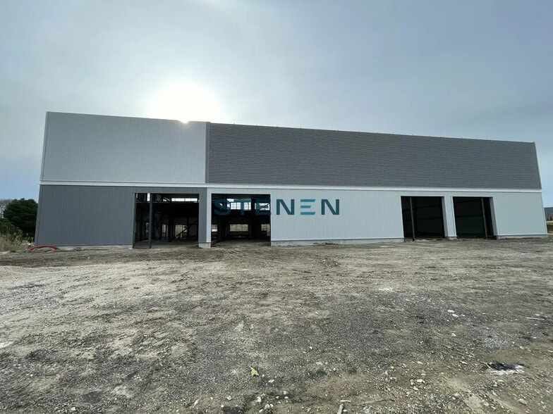 Local d'activités dans Marignane à vendre - Photo de l’immeuble – Image 1 sur 5