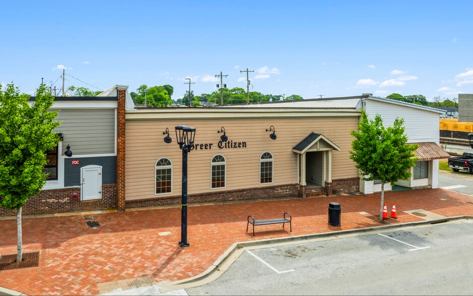 317 Trade St, Greer, SC à vendre - Photo de l’immeuble – Image 2 sur 12