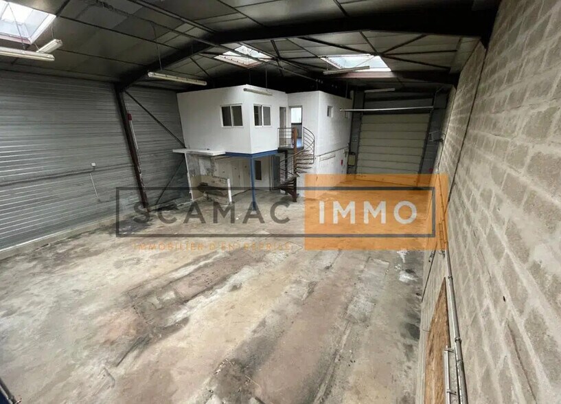 Industriel/Logistique dans Pontault-Combault à louer - Photo de l’immeuble – Image 1 sur 6