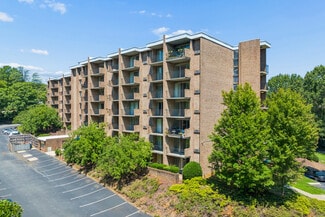 Plus de détails pour 600 Martin Luther King Jr Blvd, Chapel Hill, NC - Logement à vendre