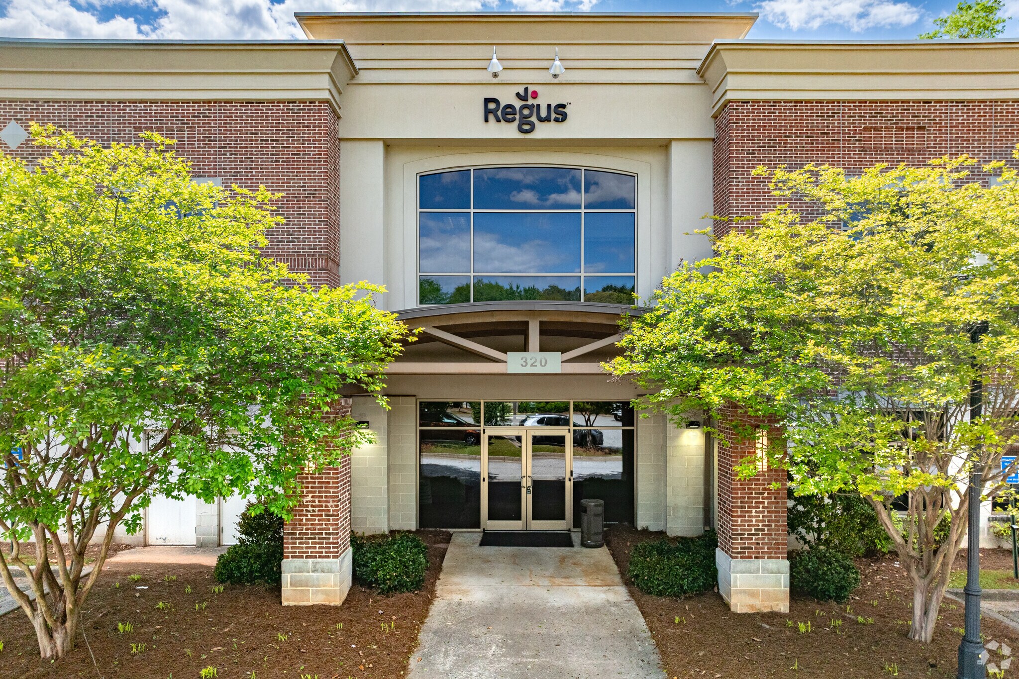 320 W Lanier Ave, Fayetteville, GA à louer Photo de l’immeuble– Image 1 sur 24