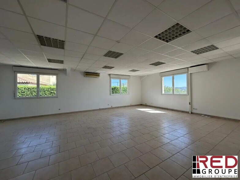 Bureau dans Gardanne à louer - Photo de l’immeuble – Image 1 sur 4