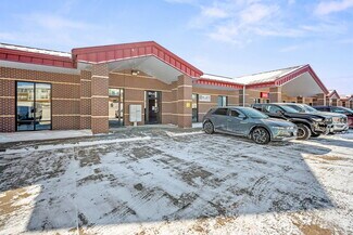 Plus de détails pour 5500 NW Johnston Dr, Johnston, IA - Local d'activités à louer