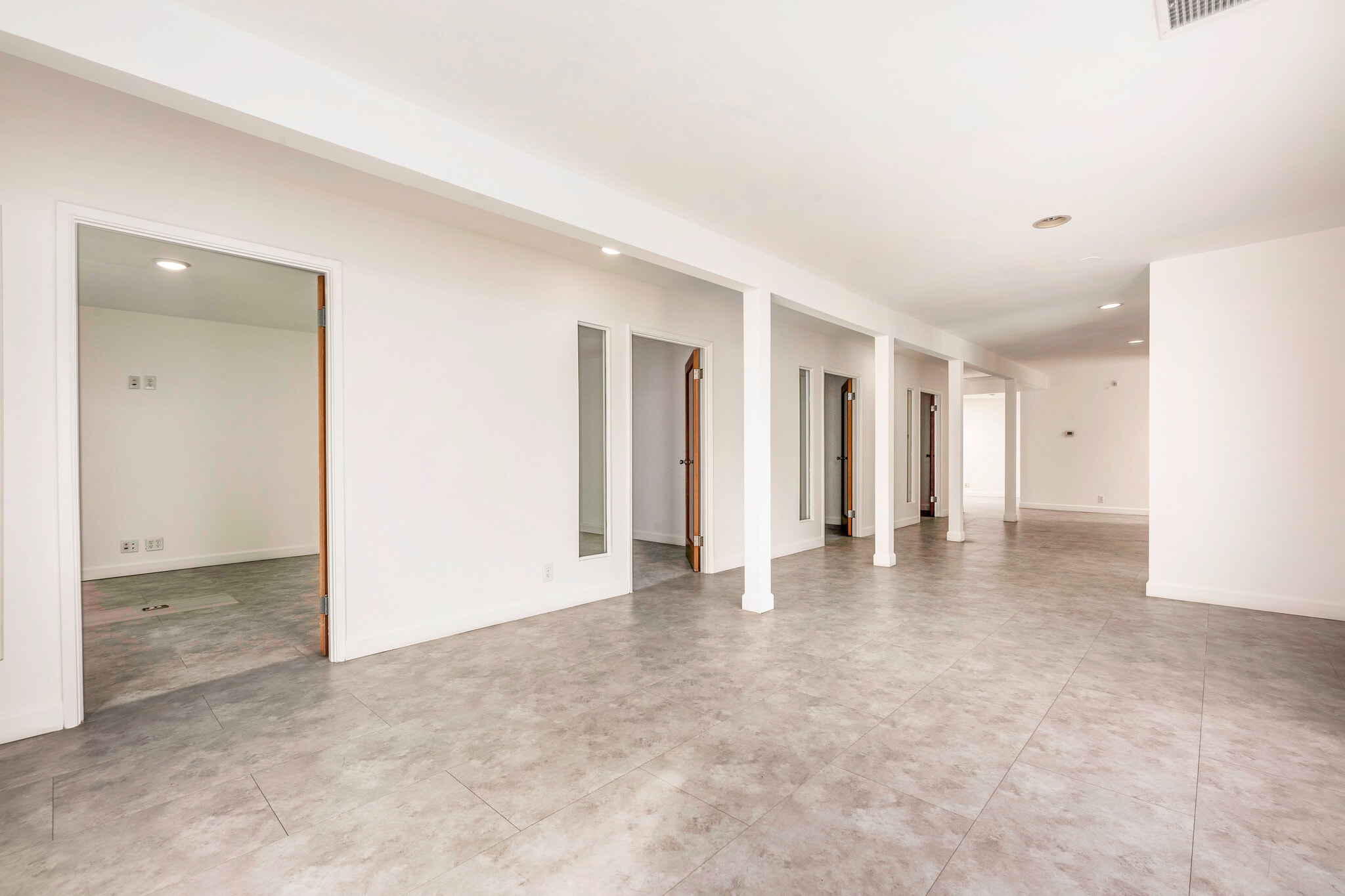 2842-2912 Colorado Ave, Santa Monica, CA à louer Photo intérieure– Image 1 sur 20