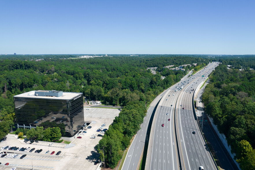 2800 Century Pky NE, Atlanta, GA à louer - Photo de l’immeuble – Image 3 sur 17