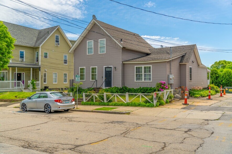 62 Central St, Southbridge, MA à vendre - Photo de l’immeuble – Image 2 sur 8