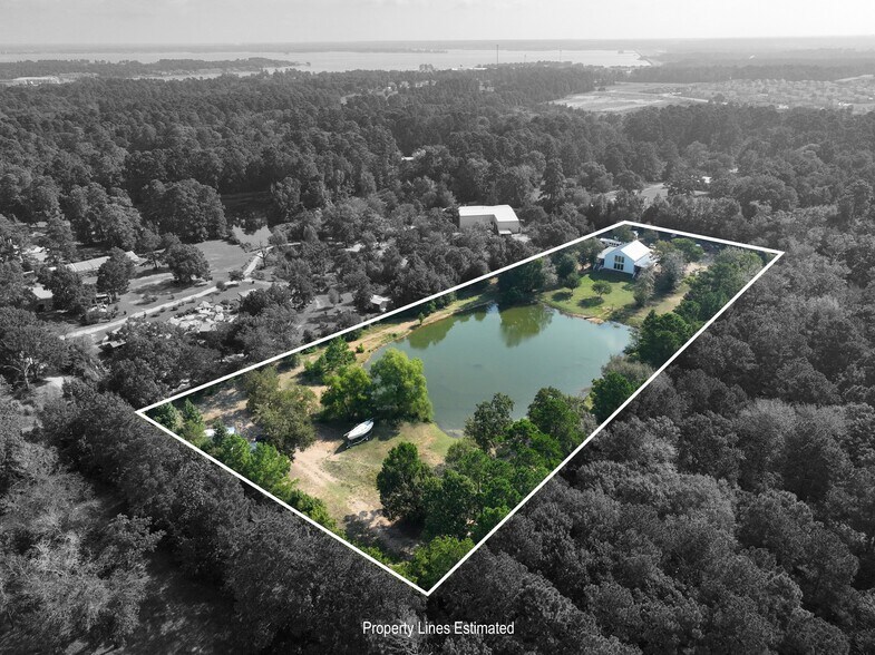 3200 Lazy Riv, Montgomery, TX à vendre - Photo de l’immeuble – Image 3 sur 67