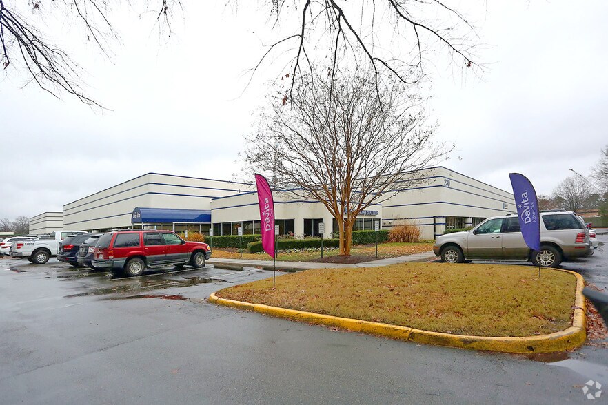 230 Clearfield Ave, Virginia Beach, VA à louer - Photo de l’immeuble – Image 2 sur 13