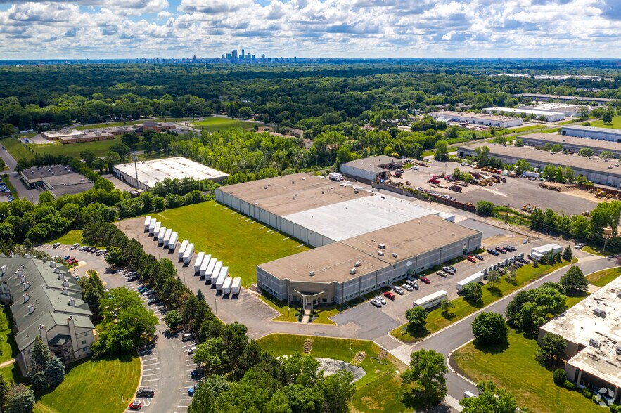 3440 N Winpark Dr, Minneapolis, MN à louer - Photo de l’immeuble – Image 2 sur 6