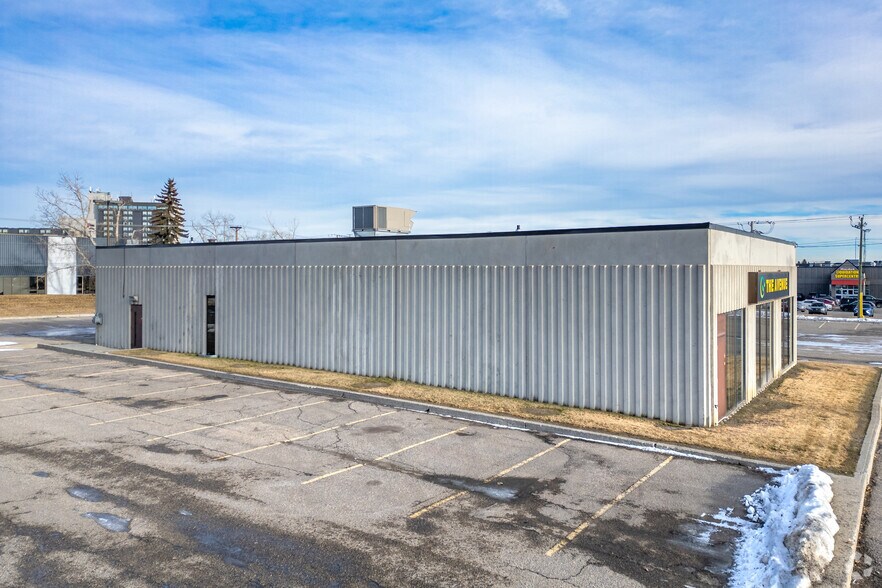 1111 33 St NE, Calgary, AB à vendre - Photo de l’immeuble – Image 3 sur 5