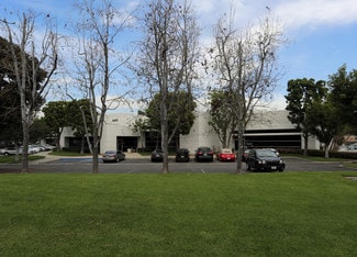 Plus de détails pour 10200 Pioneer Blvd, Santa Fe Springs, CA - Local d'activités à louer
