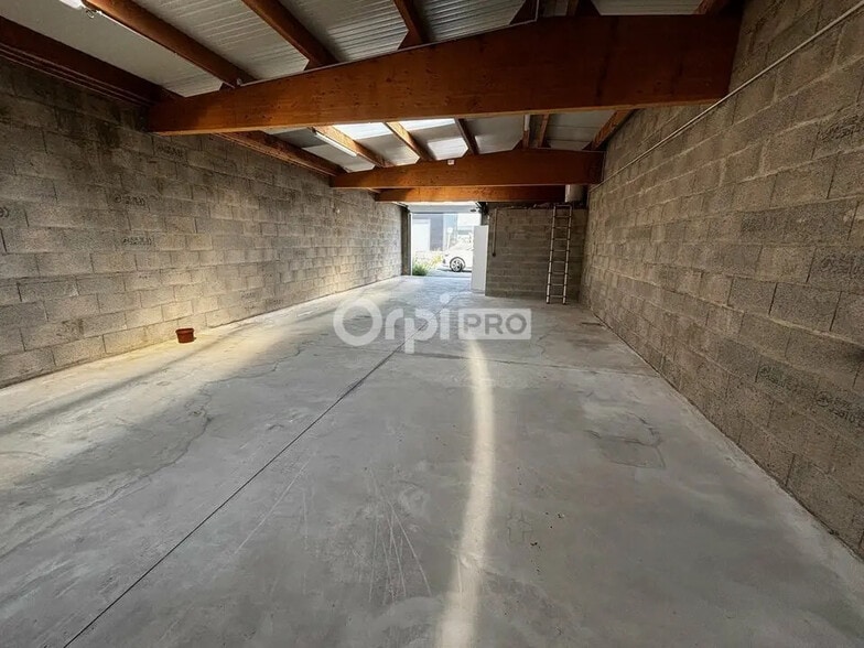 Industriel/Logistique dans Quiberon à louer - Photo de l’immeuble – Image 2 sur 7