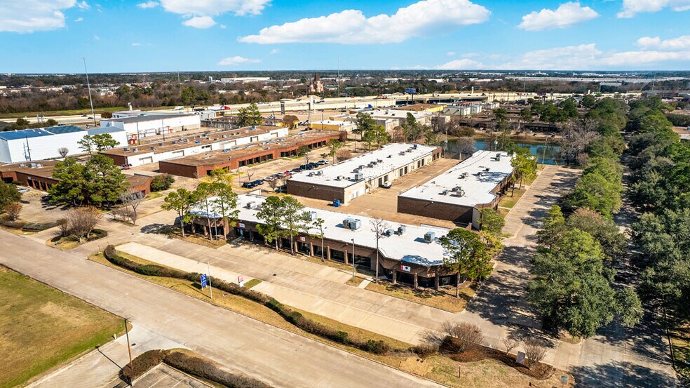 8600 Jameel Rd, Houston, TX à louer - Photo de l’immeuble – Image 2 sur 6