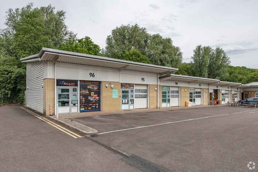 Rivermead Dr, Swindon à louer - Photo principale – Image 2 sur 2