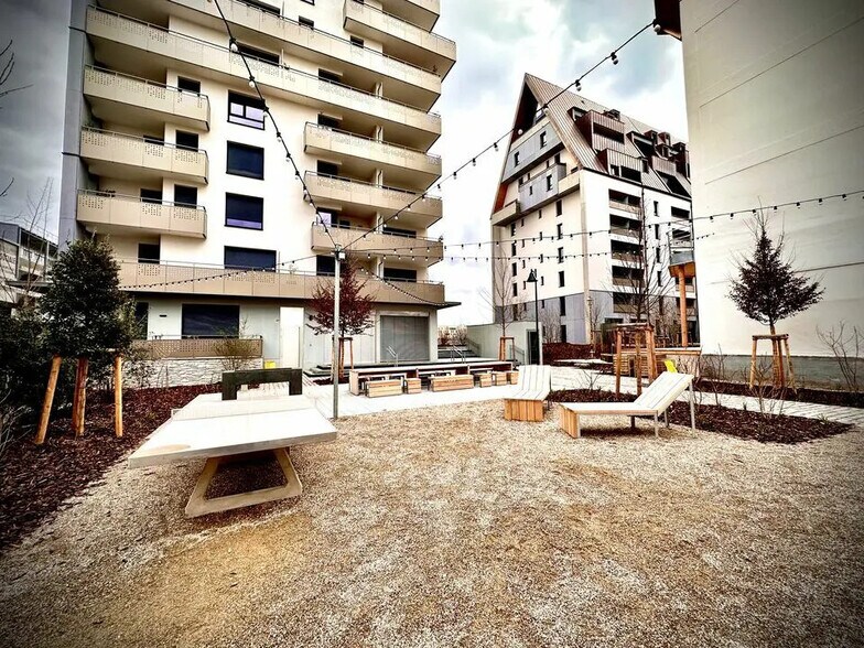 Bureau dans Strasbourg à louer - Photo de l’immeuble – Image 3 sur 10