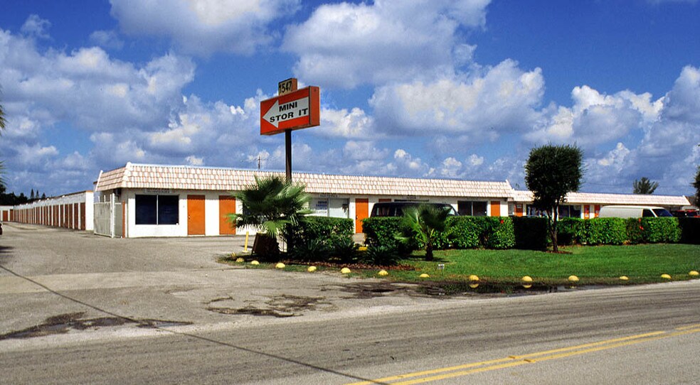 1547 N Florida Mango Rd, West Palm Beach, FL à louer - Photo de l’immeuble – Image 3 sur 9