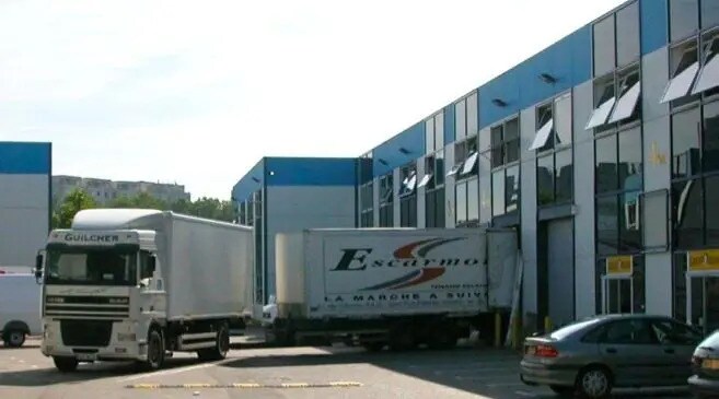 Industriel/Logistique dans Vitry-sur-Seine à louer Photo de l’immeuble– Image 1 sur 2